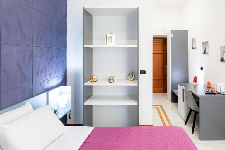 Room 2, May Flower Luxury, Napoli