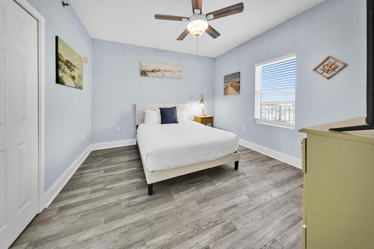Bedroom 4, Laketown Wharf 1120, Bay