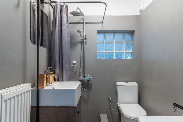 Bathroom 4, Soho Apartment by Olala Homes, Attica