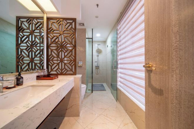 Bathroom 4, Lingyu International Boutique Hotel, Börtala Mongol