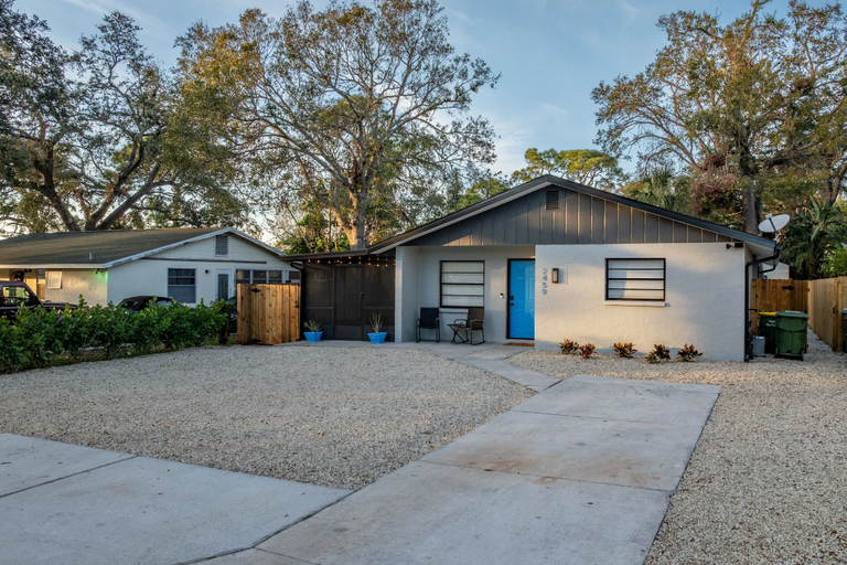 Exterior 3, Sunny Urban Escape 3 Bedroom Home, Sarasota