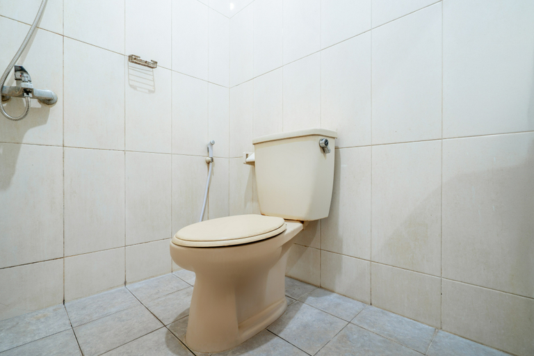Bathroom 5, Rehat at Hotel Kurnia Karapitan, Bandung