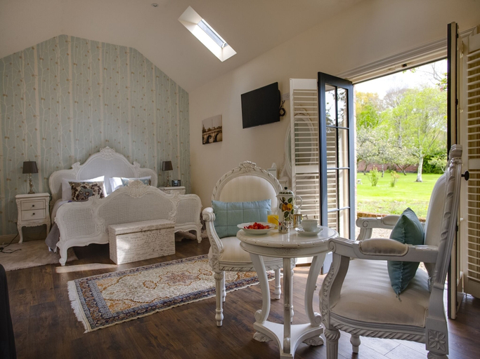 Others 4, Clonganny House