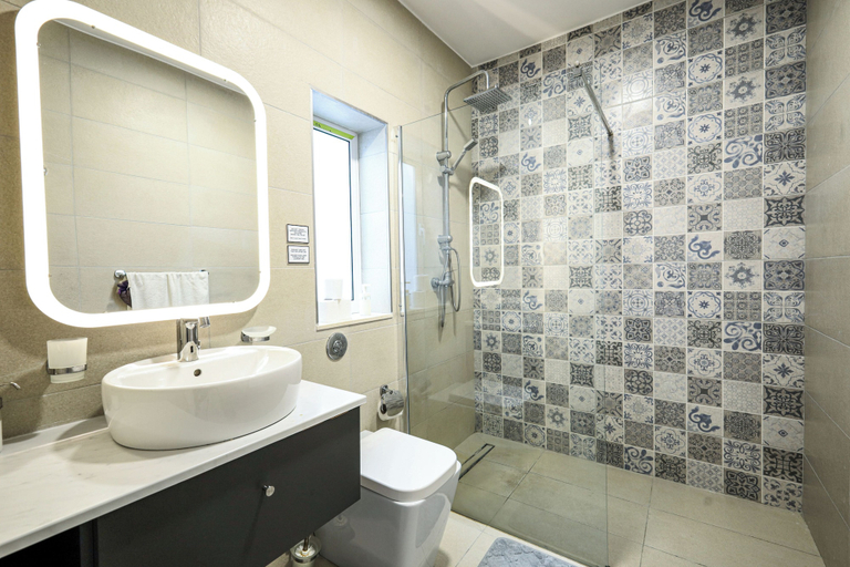 Bathroom 4, 3BR Central with Balcony - Sliema Area