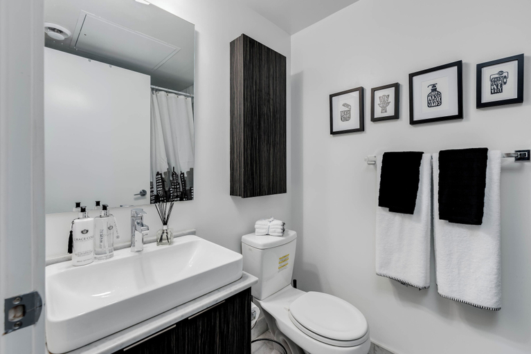Bathroom 3, The Grand Horizon, Toronto