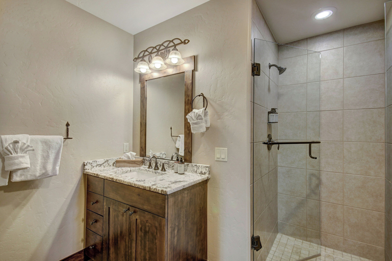Bathroom 5, Mountain Thunder Lodge, A Vail Resorts Property, Summit