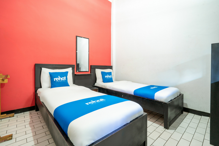 Rehat at Abadi Hotel Tasikmalaya Room Type - STANDARD ROOM