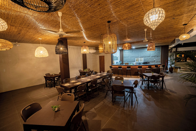 Restaurant 5, BAYVIEW GARDEN RESORT, Dauis
