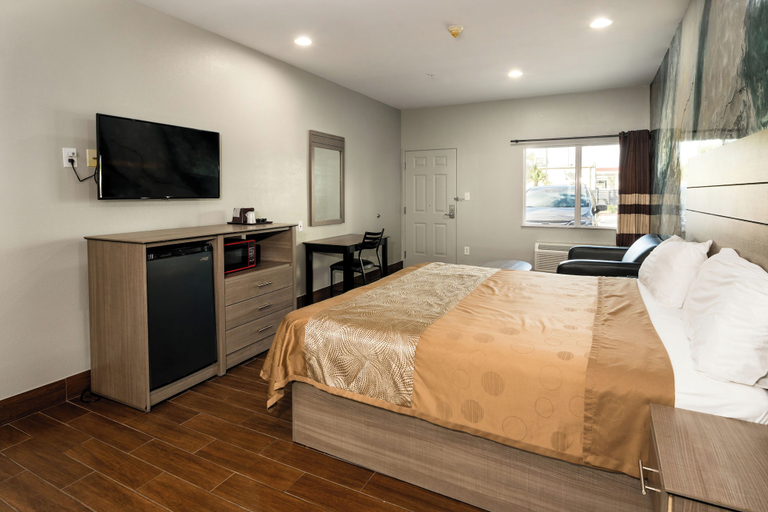 Bedroom 3, Moonlight Suites - Houston George Bush Intl Airport, Houston