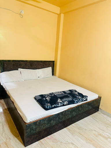 Room 4, Rajoriya Residence, Ujjain