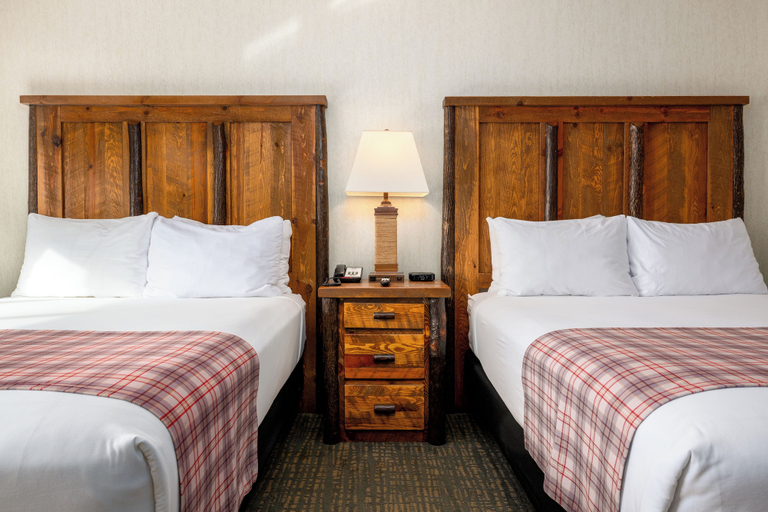 Bedroom 4, Lodge Of The Ozarks, Taney
