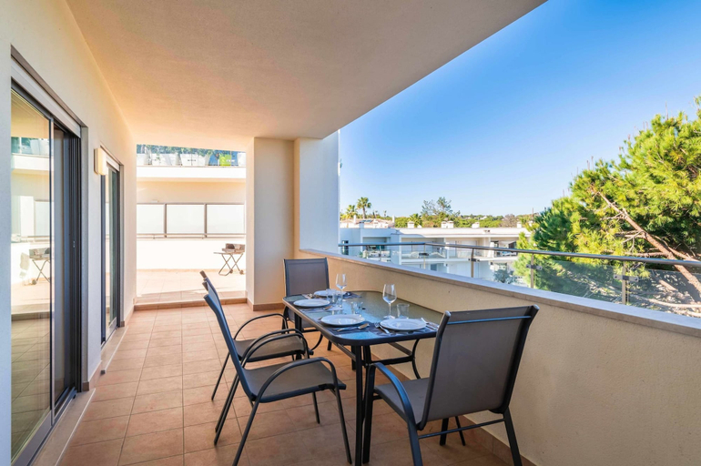 Room 5, Balaia Residence 2 Bedroom Penthouse With Pool, Albufeira