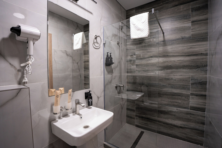 Bathroom 5, Hotel Orto Asia, Bishkek