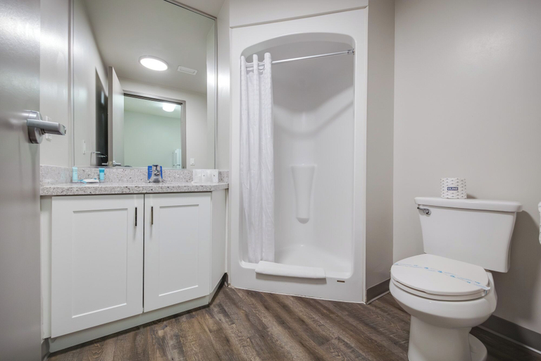 Bathroom 4, Residence & Conference Centre - Brampton, Peel