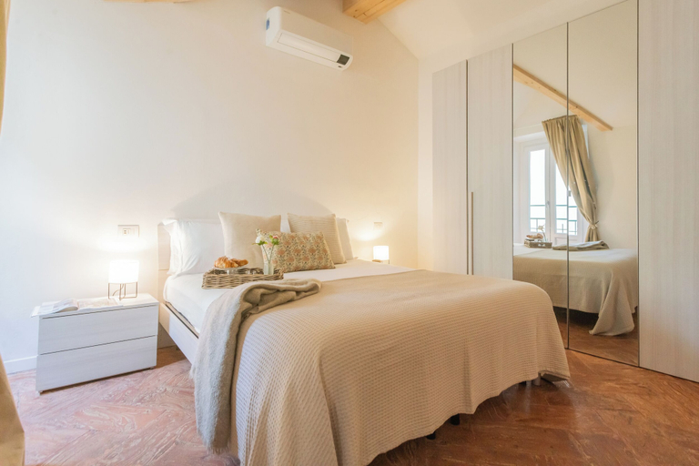 Room 2, La Finestra Sul Molo, Como
