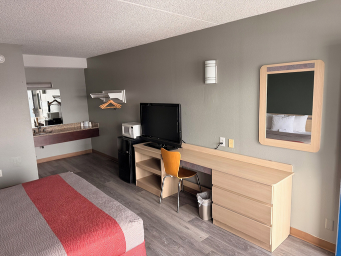 Room 5, Value Extended Stay, Burlington
