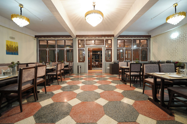 Restaurant 5, Hotel Silverton (180 lake view), Nainital
