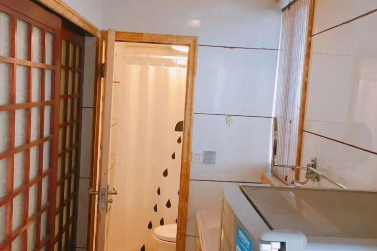 Bathroom, Dongxiang Hostel, Shanghai