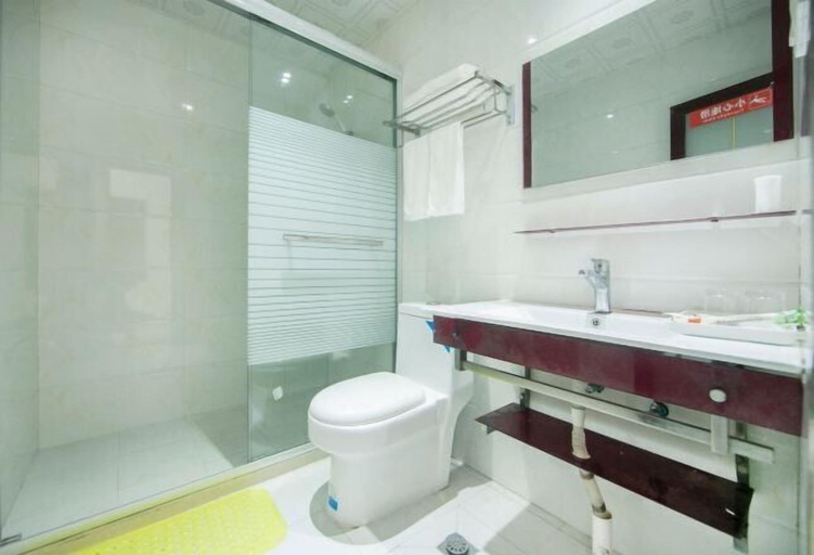 Bathroom 3, Huangshan Lvyeyuan Inn, Huangshan