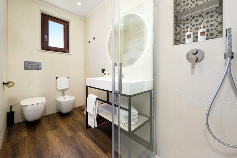 Bathroom 4, Albergo Auralba, Trapani