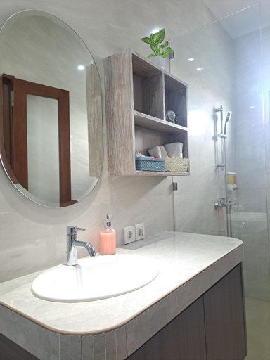 Bathroom 4, Paddy Villa Sanur, Denpasar