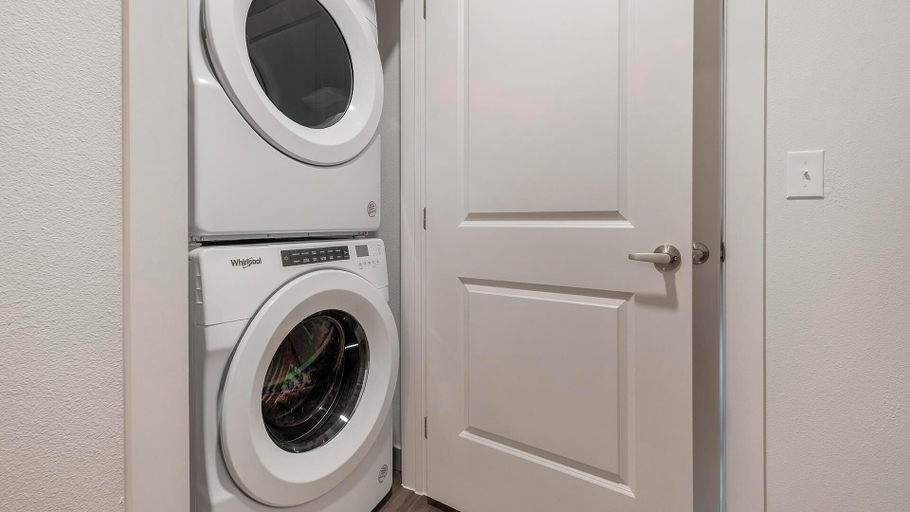 Laundry 2, Landing Apartments - South Austin, Travis