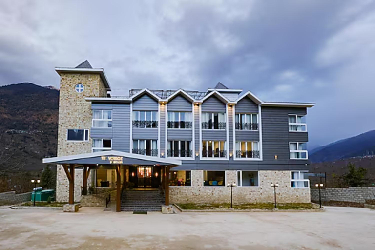 Exterior & Views