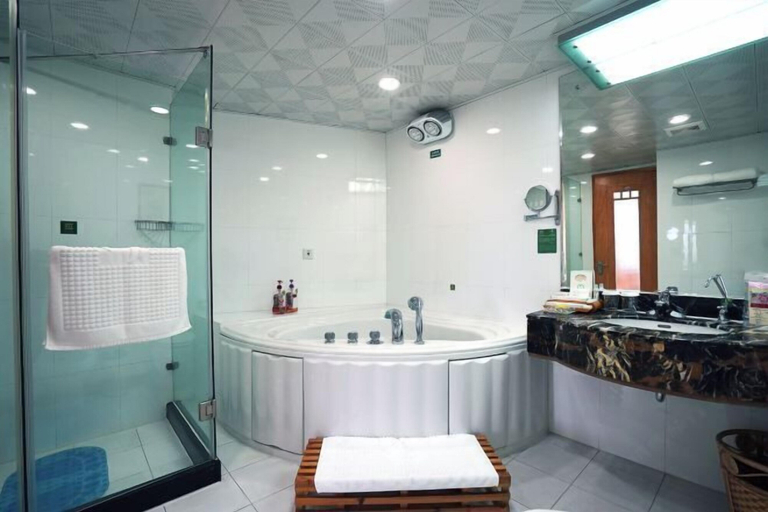 Bathroom, Yuanli International Hotel, Lishui