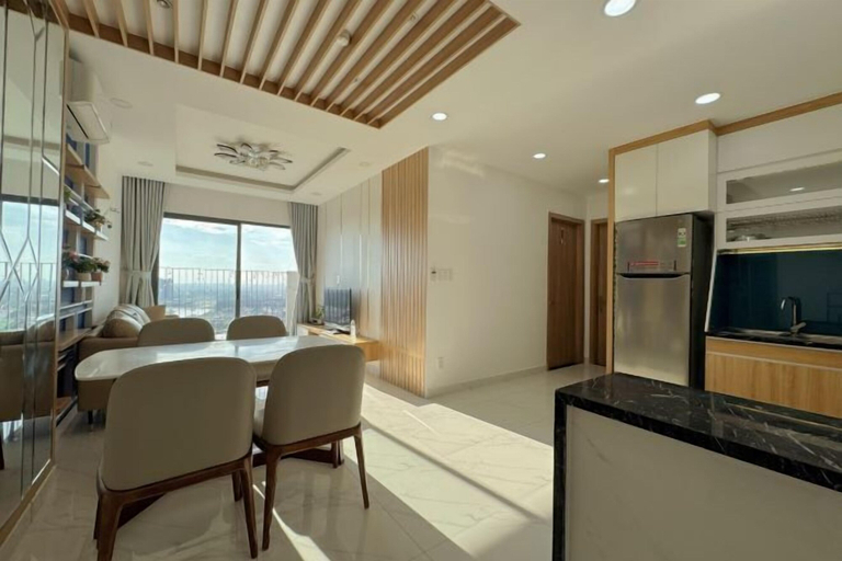 Room 4, Golden Dusk Apartment, District 7