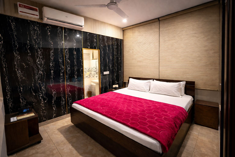 Room 2, Dream Lounge, Jalandhar