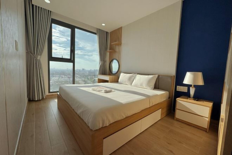 Room 5, Golden Dusk Apartment, District 7
