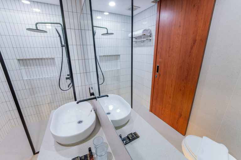 Bathroom 5, JW Home Boutique Hotel Cirebon, Azana Hotels Collection, Cirebon