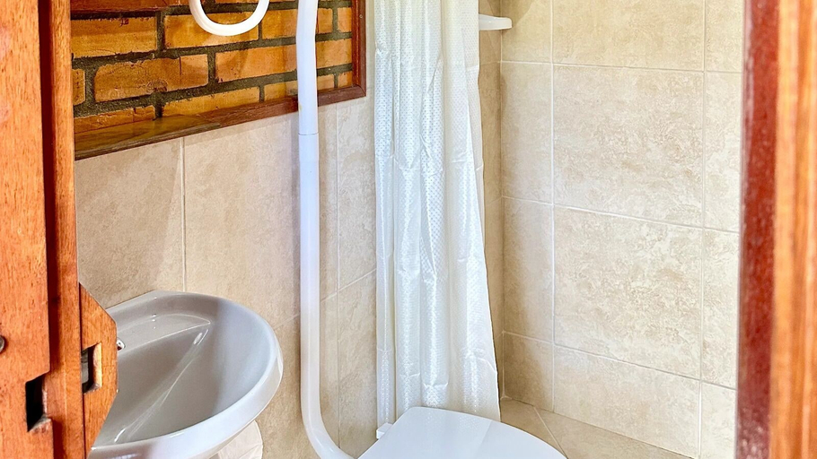 Bathroom 5, Pousada Porto Belo, Porto Belo