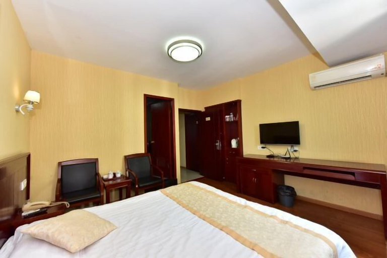 Bedroom 3, XINYUN BUSINESS HOTEL, Zhoushan