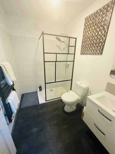 Bathroom 4, Labyrinthe, Ariège