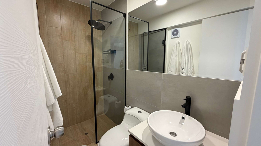 Room 5, w Deluxe 1BR Apartment in Heart of San Isidro, Lima