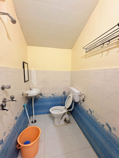 Bathroom, Birds the Jungle Retreat, Garhwal