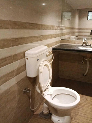 Bathroom, Hotel HV Palace, Kachchh