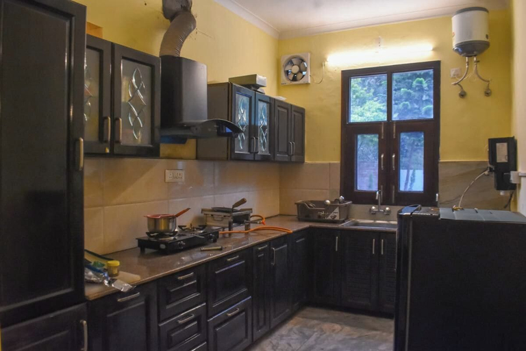 Private kitchen, Pinewood Manor Kasauli, Solan