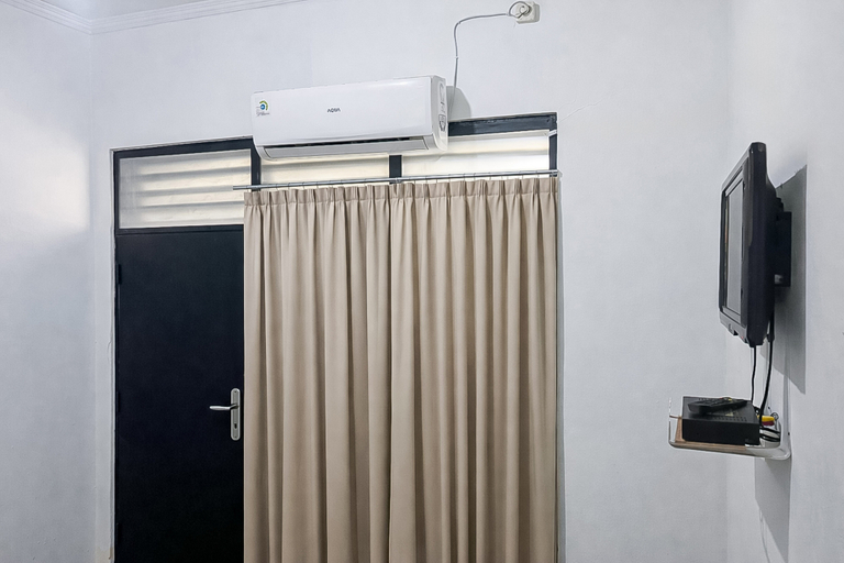 Bedroom 5, RedDoorz @ MS Wijaya Pantai Barat Pangandaran, Pangandaran