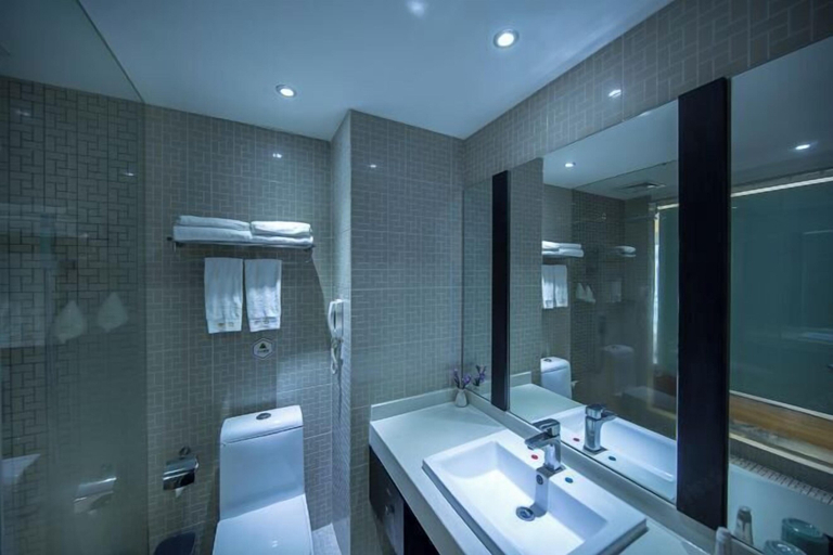 Bathroom 3, Mitin Holiday Hotel, Baoshan