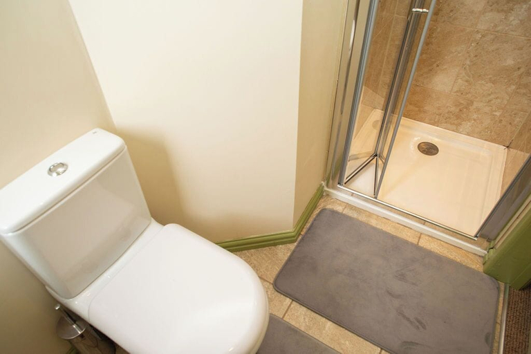 Bathroom 4, Ty Mawr, Ceredigion