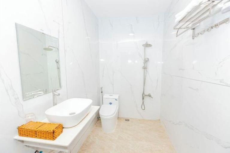 Bathroom 3, Phu Gia 113 Nguyen Thi Thap, District 7