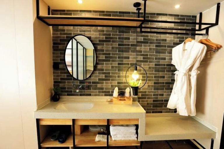 Bathroom 3, Rong'an International Hotel, Liuzhou