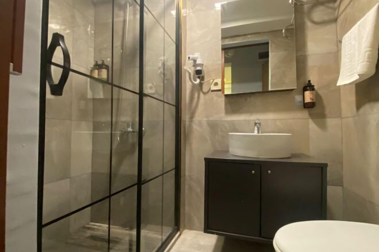 Bathroom 4, Kadikoy Linda Hotel, Kadıköy
