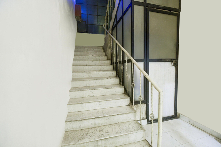 Reception 2, Townhouse Chandpole Metro Station 3, Jaipur