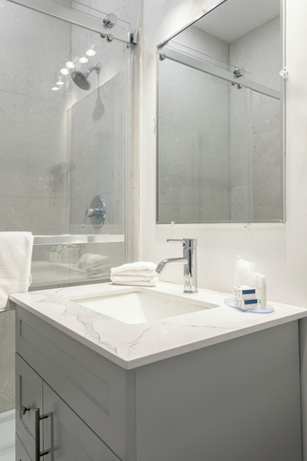 Bathroom 4, Travelodge by Wyndham Rigaud, Vaudreuil-Soulanges