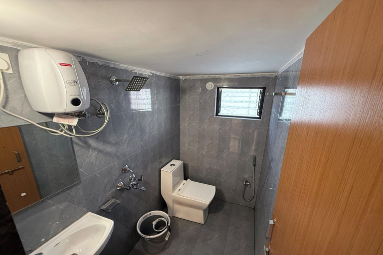 Bathroom 4, Indraprastha Executive Lodging, Pune