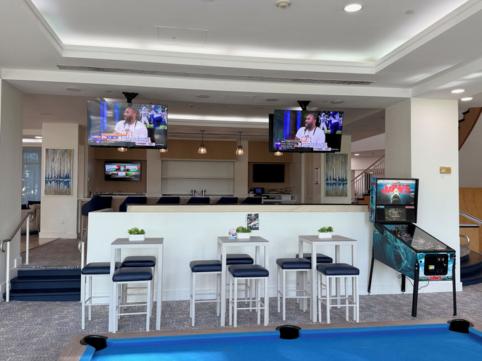 Game room 4, Luxury 1 Bedroom Suite, Broward