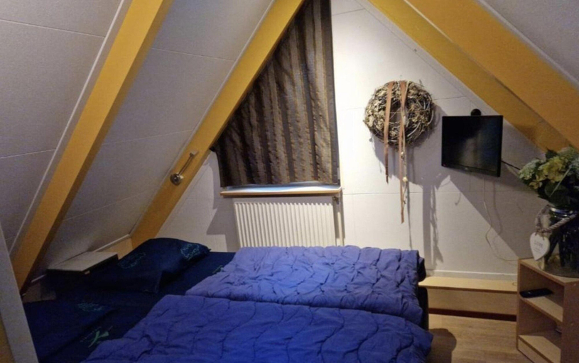 Room 4, Limburg Bungalow Getaway for 6, Simpelveld